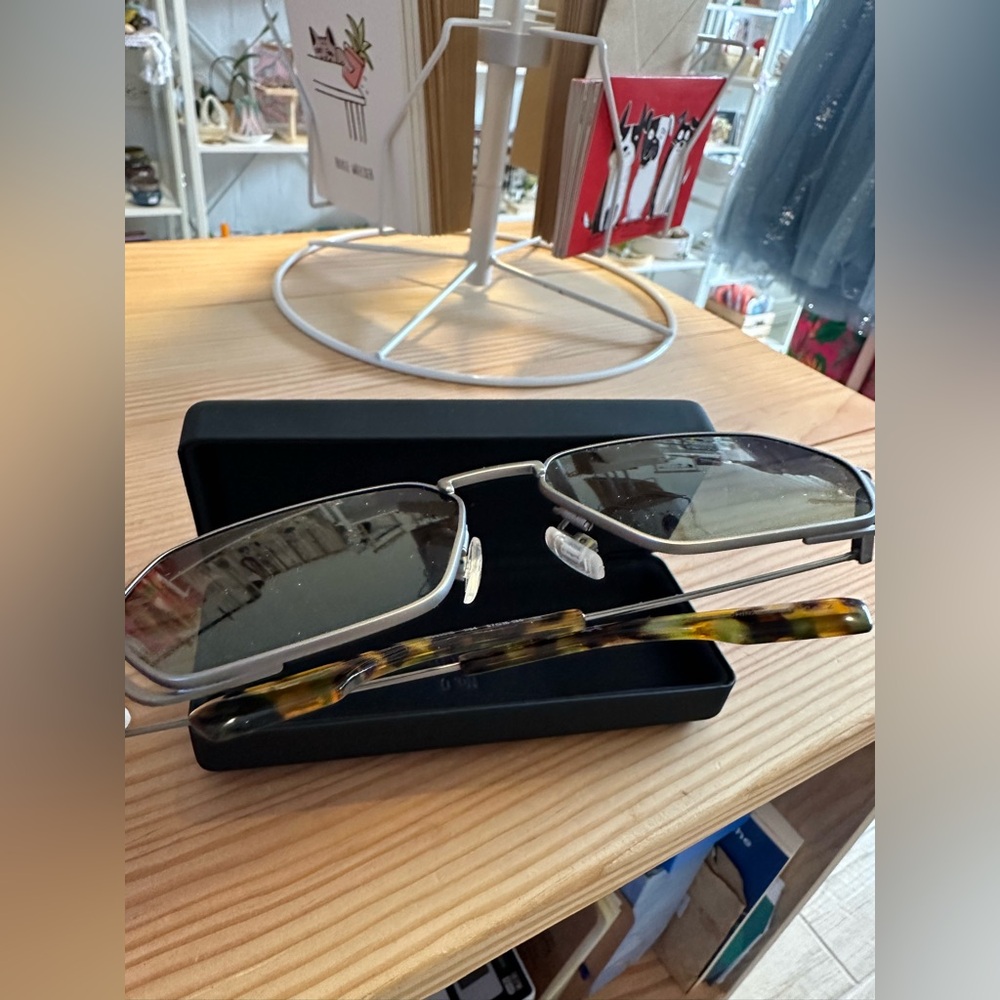 MCQ Sunglasses - Picture 4 of 5